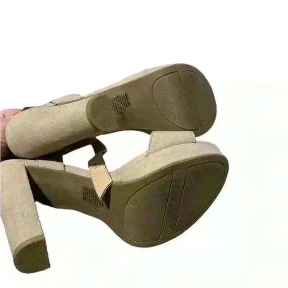 Lauren Conrad Tan Suede‎ Chunky Heels, 10 - Picture 2 of 4